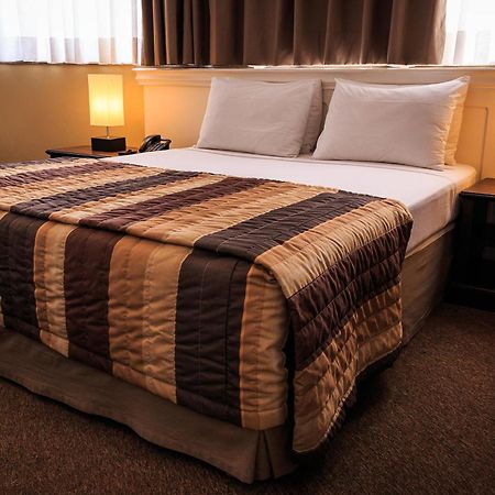 Marques Plaza Hotel Pouso Alegre Room photo